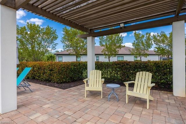 3845 Helmsman DR, Naples, FL 34120