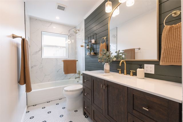 540 Topeka Drive, Woodway, TX 76712