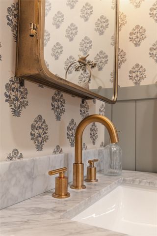 540 Topeka Drive, Woodway, TX 76712