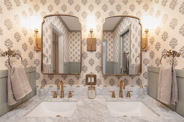 540 Topeka Drive, Woodway, TX 76712