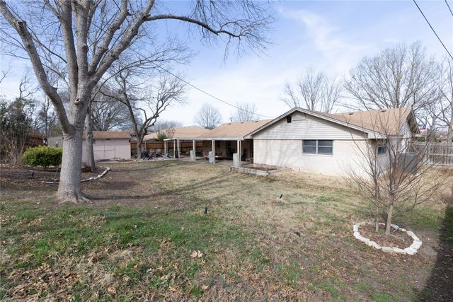 540 Topeka Drive, Woodway, TX 76712