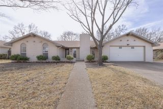 540 Topeka Drive, Woodway, TX 76712