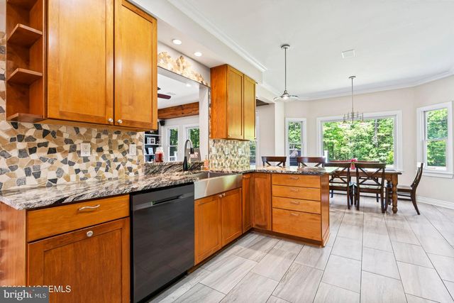 274 BEACHVIEW AVE, Manahawkin, NJ 08050