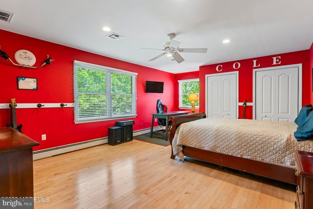 274 BEACHVIEW AVE, Manahawkin, NJ 08050