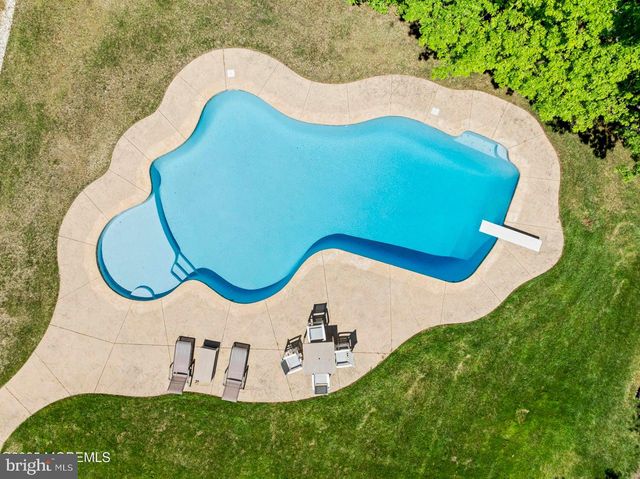 274 BEACHVIEW AVE, Manahawkin, NJ 08050