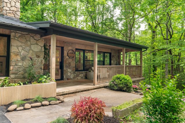 1008 Glades Road Road, Gatlinburg, TN 37738