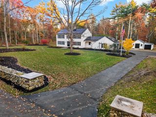 15 Hickory Ridge Rd, Rehoboth, MA 02769