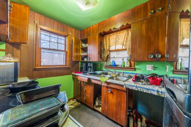 310 Edgemoor Drive, Trail Creek, IN 46360