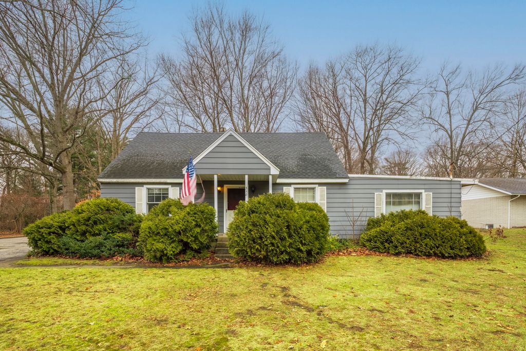 310 Edgemoor Drive, Trail Creek, IN 46360