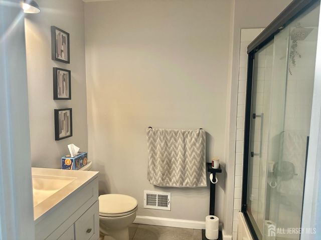 41 Brighton Way, North Brunswick, NJ 08902