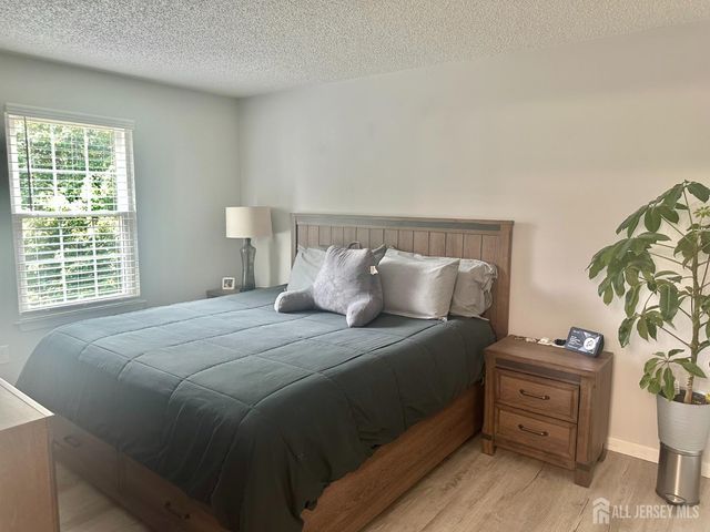 41 Brighton Way, North Brunswick, NJ 08902