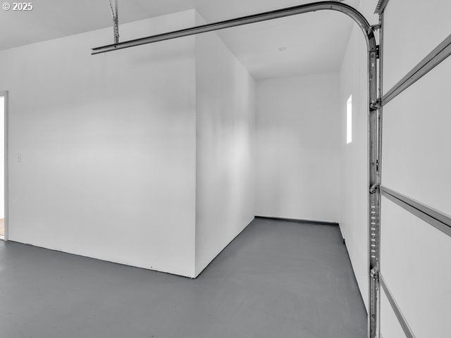 2201 E ELLENDALE Ave, Dallas, OR 97338