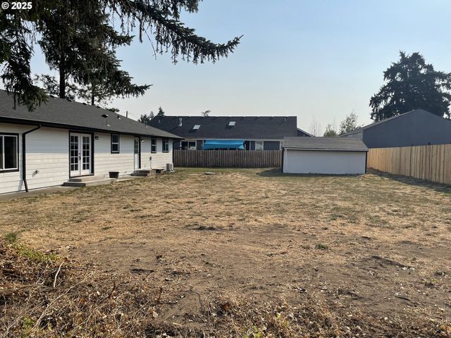 2201 E ELLENDALE Ave, Dallas, OR 97338