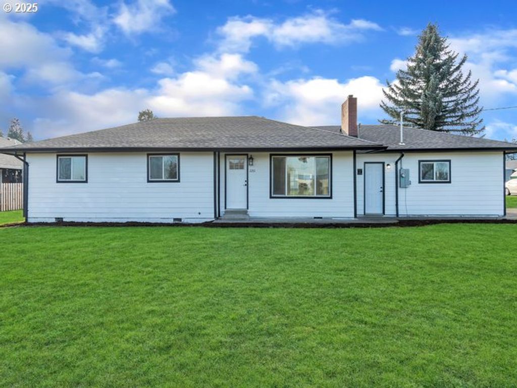 2201 E ELLENDALE Ave, Dallas, OR 97338