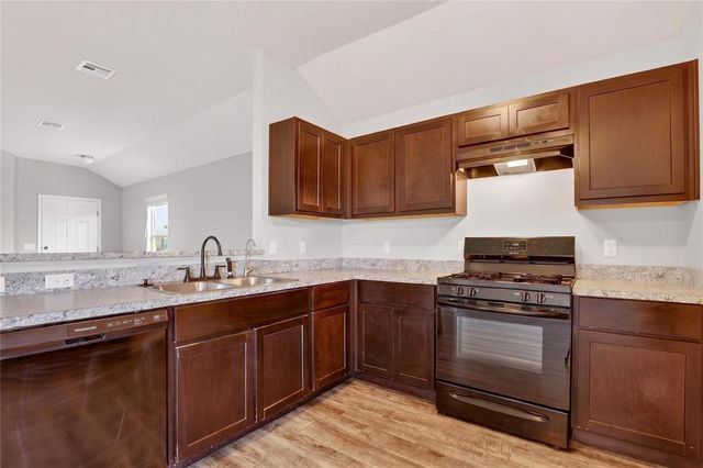 1924 Hannah Lane, Oklahoma City, OK 73127