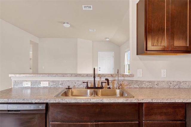 1924 Hannah Lane, Oklahoma City, OK 73127