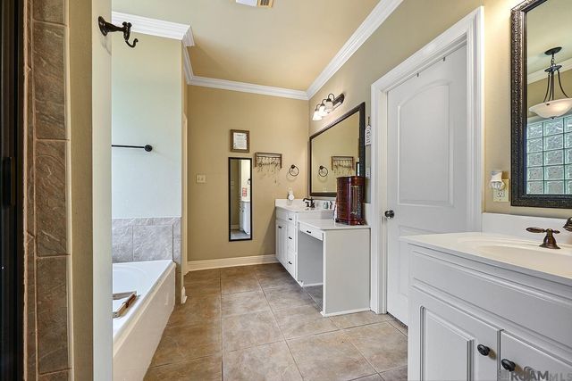 927 Fairwinds Ave, Zachary, LA 70791