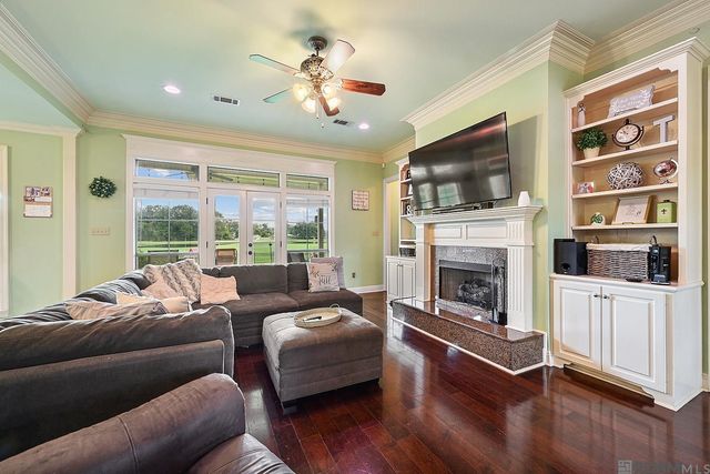 927 Fairwinds Ave, Zachary, LA 70791