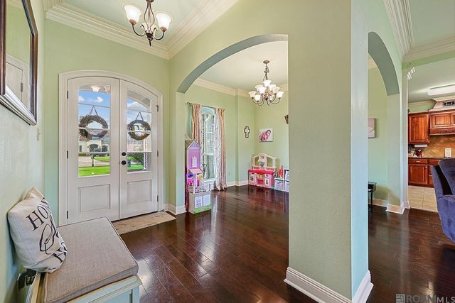 927 Fairwinds Ave, Zachary, LA 70791