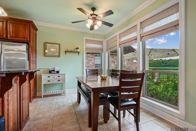 927 Fairwinds Ave, Zachary, LA 70791