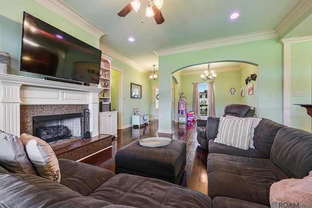 927 Fairwinds Ave, Zachary, LA 70791