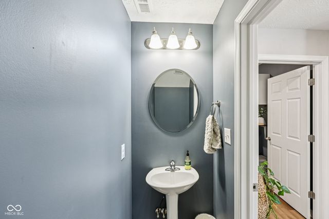 6611 Honeysuckle Way, Pendleton, IN 46064