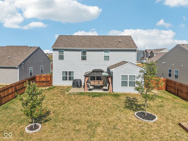 6611 Honeysuckle Way, Pendleton, IN 46064