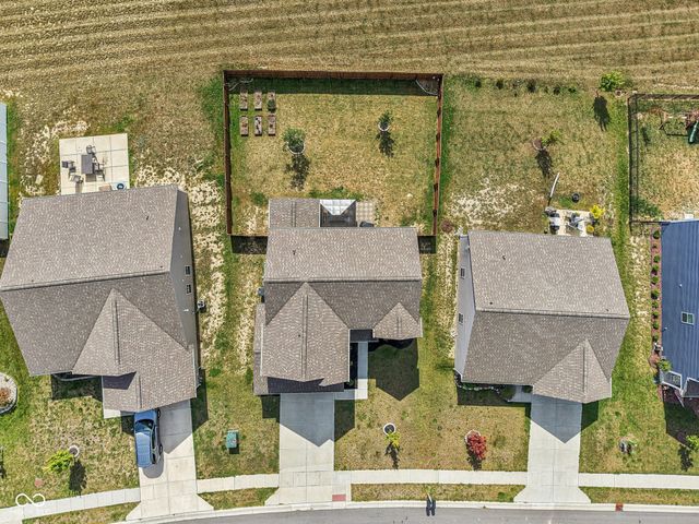 6611 Honeysuckle Way, Pendleton, IN 46064