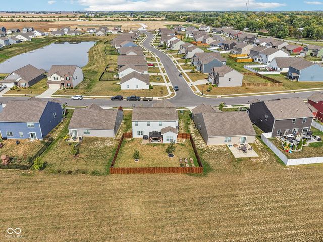 6611 Honeysuckle Way, Pendleton, IN 46064
