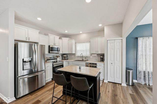 6611 Honeysuckle Way, Pendleton, IN 46064