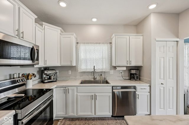 6611 Honeysuckle Way, Pendleton, IN 46064