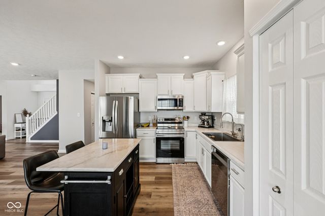 6611 Honeysuckle Way, Pendleton, IN 46064