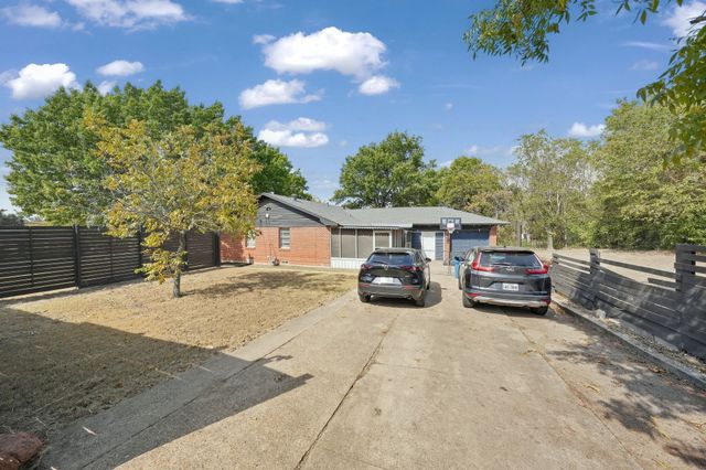 500 Ida Bess Avenue, Desoto, TX 75115