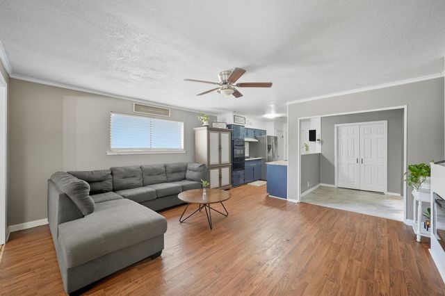 500 Ida Bess Avenue, Desoto, TX 75115