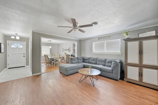 500 Ida Bess Avenue, Desoto, TX 75115