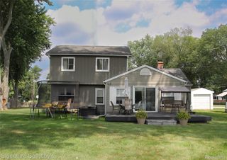 9393 Boncrest Street, Commerce Charter Township, MI 48382