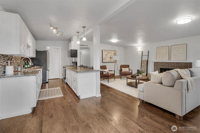 616 S 318th Place, Federal Way, WA 98003