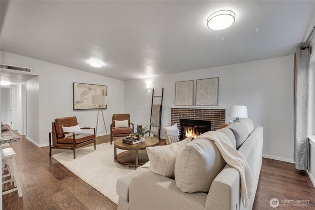 616 S 318th Place, Federal Way, WA 98003