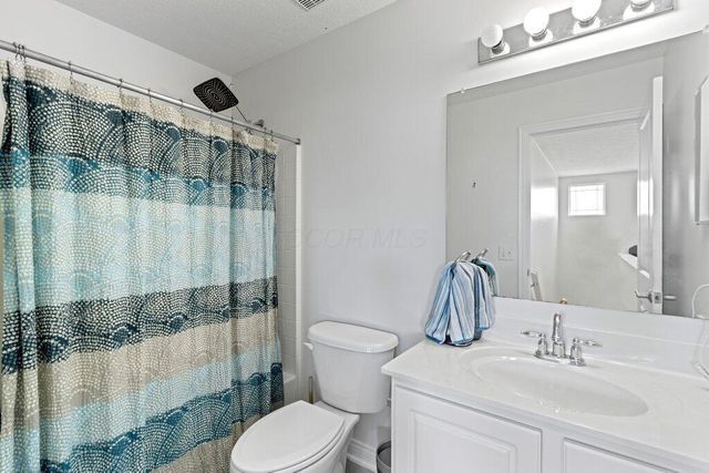 133 Brenden Drive, Pataskala, OH 43062