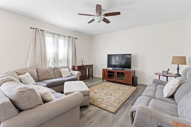 133 Brenden Drive, Pataskala, OH 43062