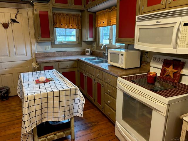 5454 N Main Street, Lexington Twp, MI 48450