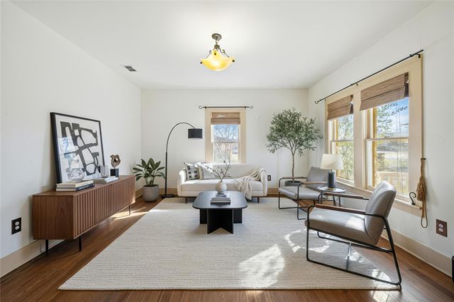 503 E Ash DR, Johnson City, TX 78636