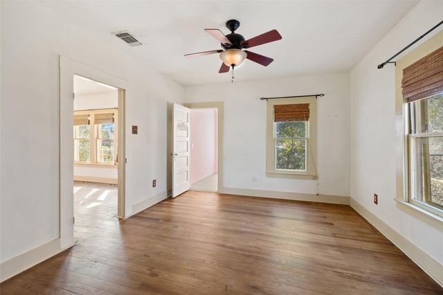 503 E Ash DR, Johnson City, TX 78636