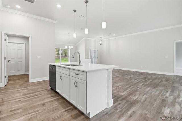 2988 W Pine Ridge Boulevard, Beverly Hills, FL 34465