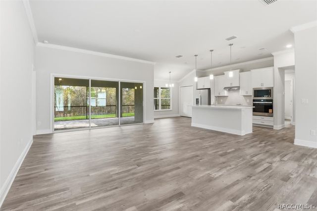 2988 W Pine Ridge Boulevard, Beverly Hills, FL 34465