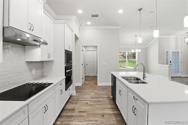 2988 W Pine Ridge Boulevard, Beverly Hills, FL 34465