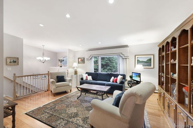25 Cocoa Lane, Newburgh, NY 12550