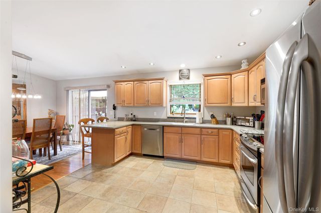 25 Cocoa Lane, Newburgh, NY 12550