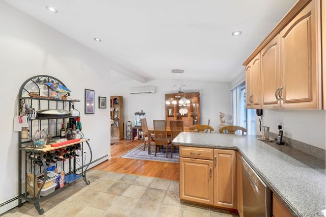 25 Cocoa Lane, Newburgh, NY 12550