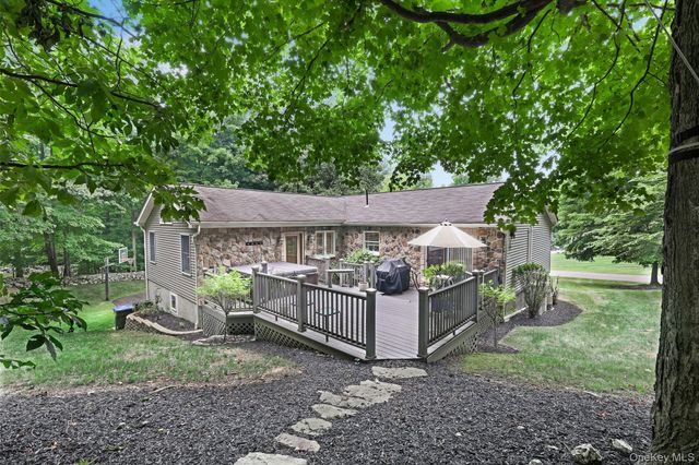 25 Cocoa Lane, Newburgh, NY 12550